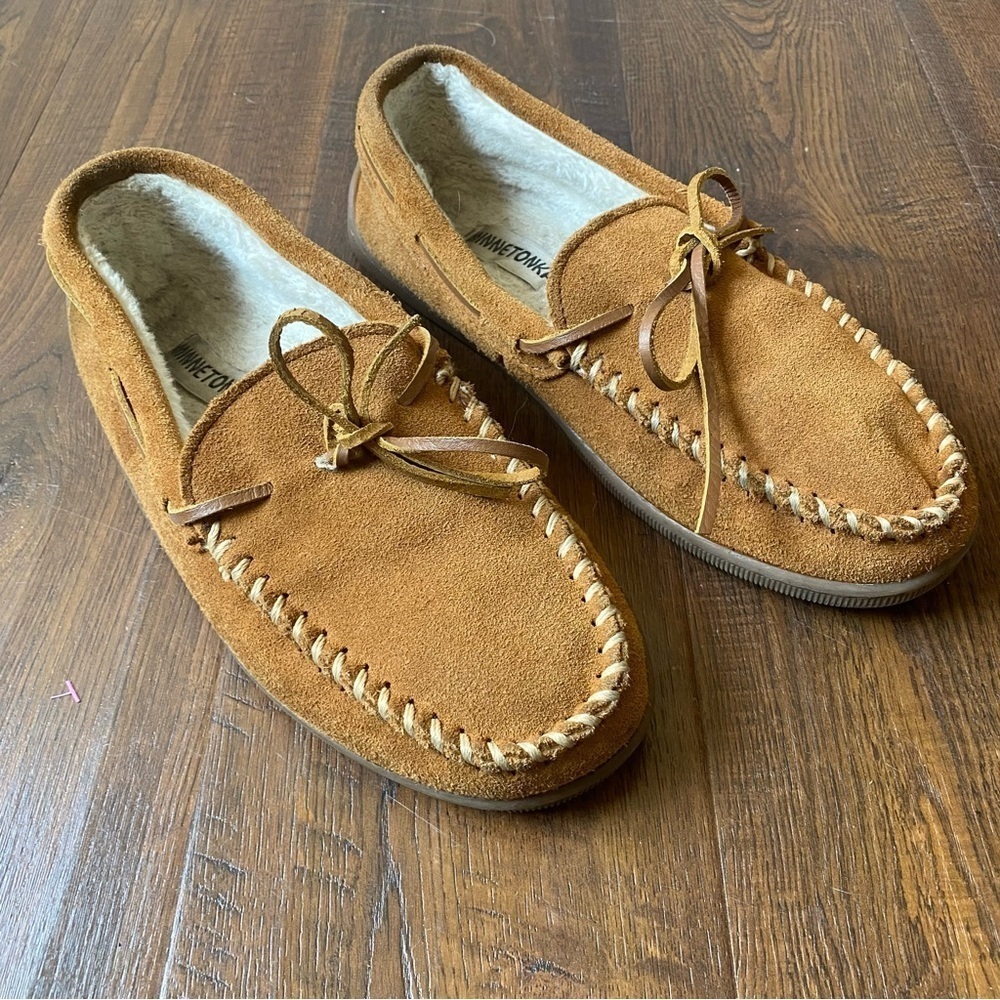 Minnetonka Men's Tan Suede Slip On Moccasins SZ 10.5